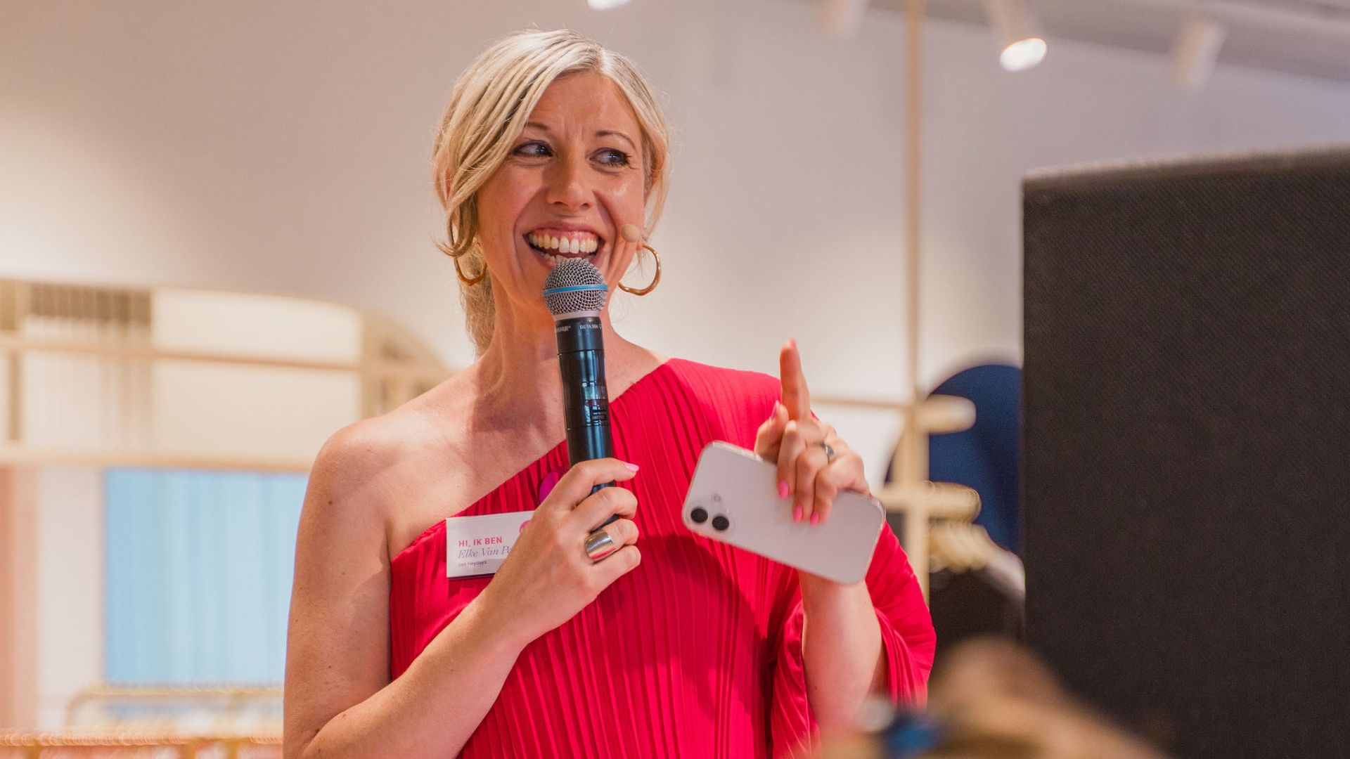 Elke Van Parys, speaker coach en oprichtster van heydays.be